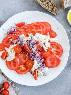 TOMAT- OG MOZZARELLASALAT