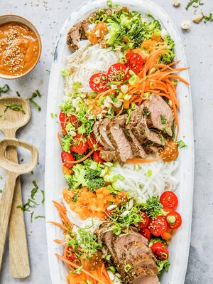 Nudelsalat med svinefilet