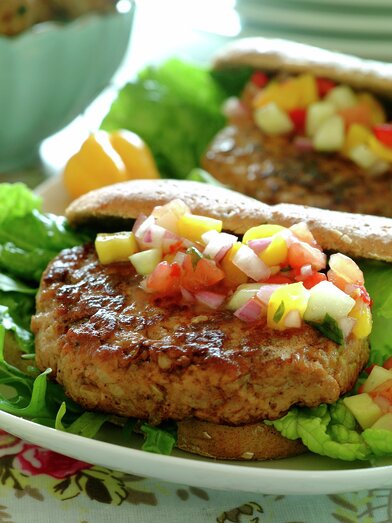 Kyllingburger med paprikasalsa