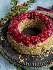 Nøttestek med pistasj og tranebær