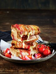 Grillet brød m bacon og ost