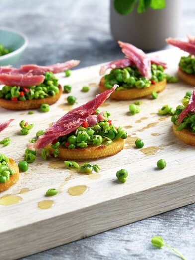 Crostini med erter og svin
