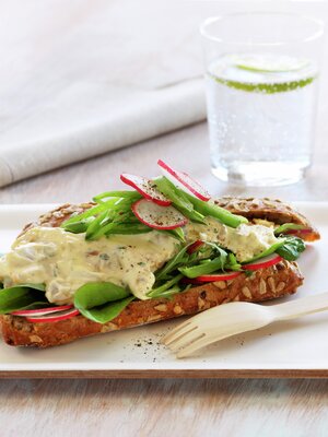 Persiskinspirert kyllingsandwich med limemajones.jpg