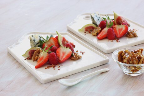 Fiken- og bærsalat med sprøstekt bacon_