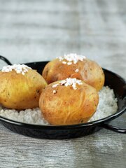 SALTBAKTE POTETER