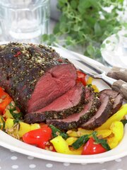 Roastbiff med bakt paprikasalat