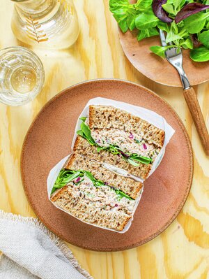 Spicy tuna sandwich