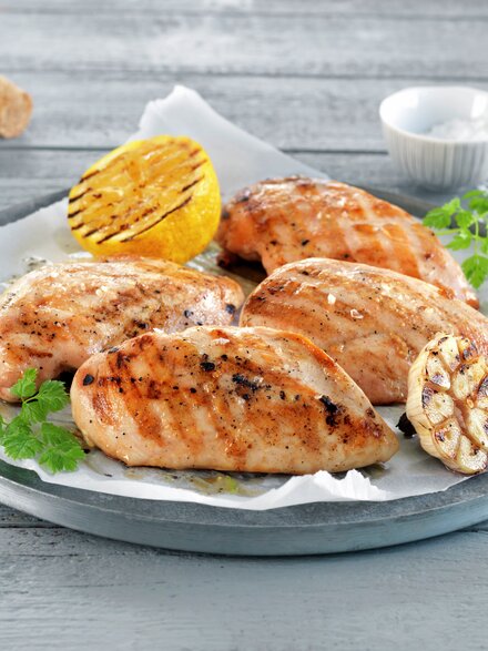 Hvordan grille kyllingfilet
