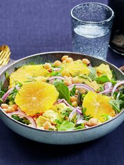 Kikertsalat med eggerøre