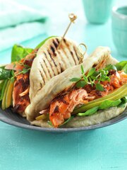 Grillet focaccia med laks og mango