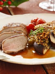 Lammefilet med urtefylte sjampinjonger og röstipotet