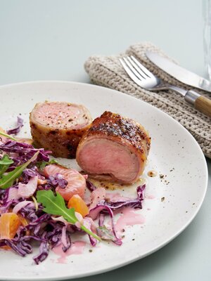 Svin indrefilet med bacon og appelsinmarmelade