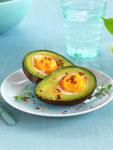Bakt egg i avokado