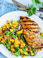 Grillet kyllingfilet med mangosalat