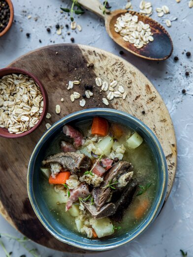 Kjøttsuppe med havregryn