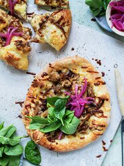 Pulled pork bbq pizza