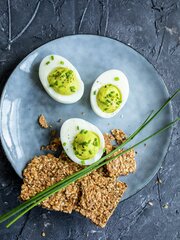 Fylte egg med avokado