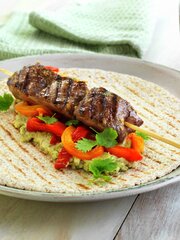 Biffwrap med guacamole og grillet paprika