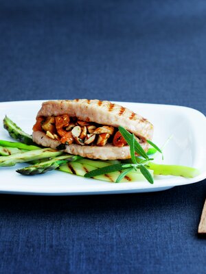 Aprikosfylt svinefilet med grillet asparges