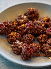 Sjokoladeboller med puffet havre