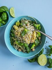 Pastasalat med eggerøre