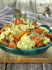 MANDELPOTETMOS MED KANTARELLER
