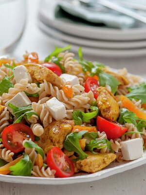 Pastasalat med karrikylling 1