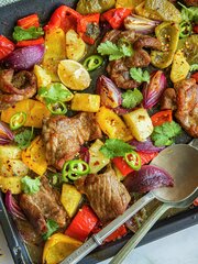 Fajita tray bake