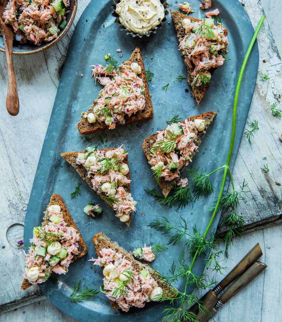 Rugbrød med laks