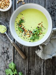 Aspargessuppe med kokos og grønn curry