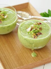Kald avokadosuppe