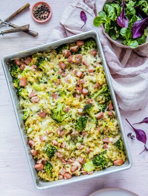 MAKARONIGRATENG MED PØLSE