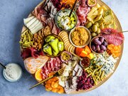 Fat med spekemat og ost