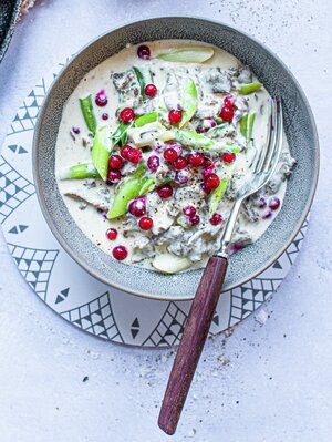 Reinsdyrpanne med rosenkål og ovnsbakte poteter