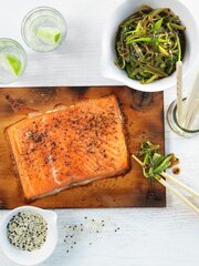 Ørretfilet grillet på planke