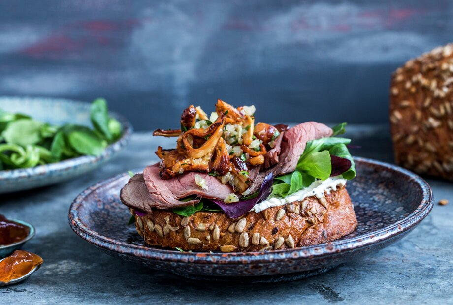 Reinsdyrsmørbrød med kantareller