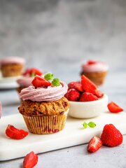 Byggmuffins med jordbærkrem - Byggmesterskap juryering Brød og korn