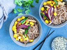 Kyllingwok med fullkornsnudler