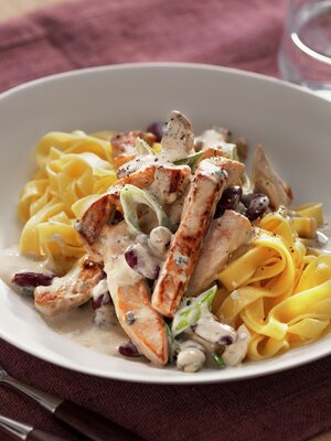 Pasta med strimlet svinekjøtt og blåmuggost 1.jpg