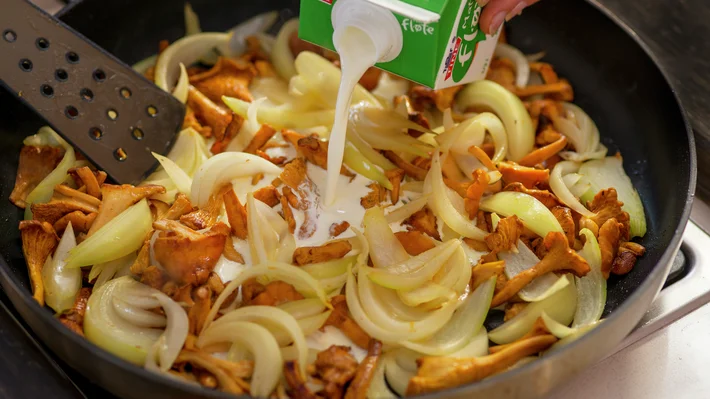 Reinsdyrbiff med kremet soppstuing 3g