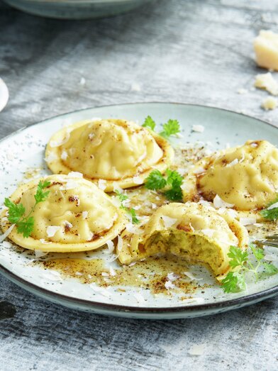 Ravioli med brunet safransmør
