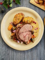 Reinsdyrstek med hasselbackpotet