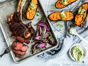Tomahawk med grillet søtpotet alternativ 2