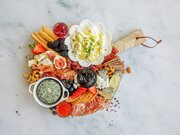 Charcuterie - ost og skinke brett